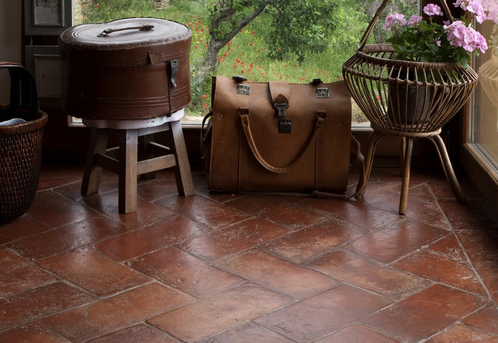 Recupero cotto antico e decorato vietrese a Salerno